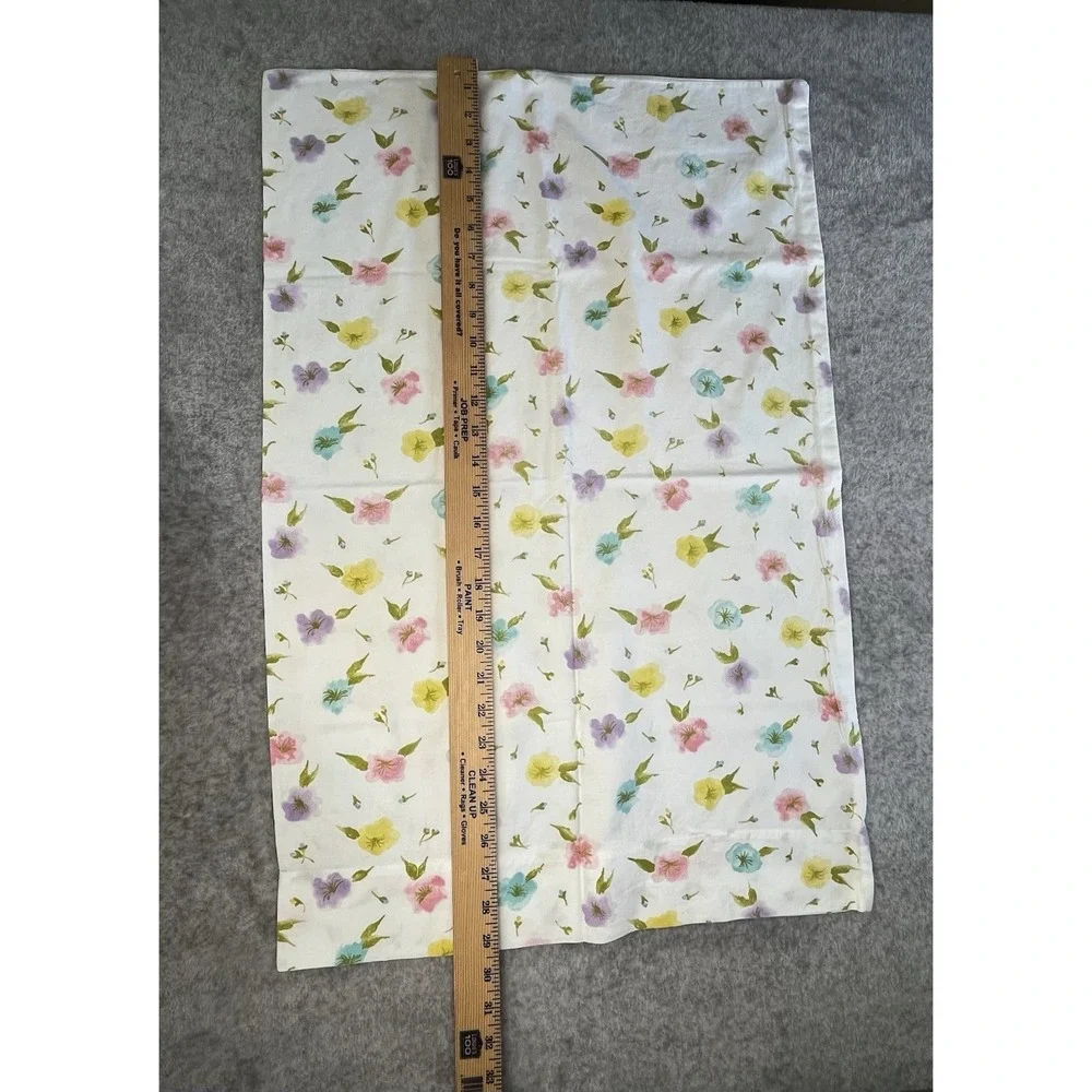 Dan River Fine Muslim Set Of 2 Pillowcases Vtg 100% Cotton White Floral Cottage